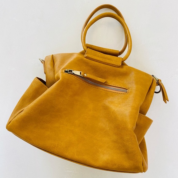 Antik Kraft Gold Vegan Leather Shoulder Bag - Picture 3 of 4
